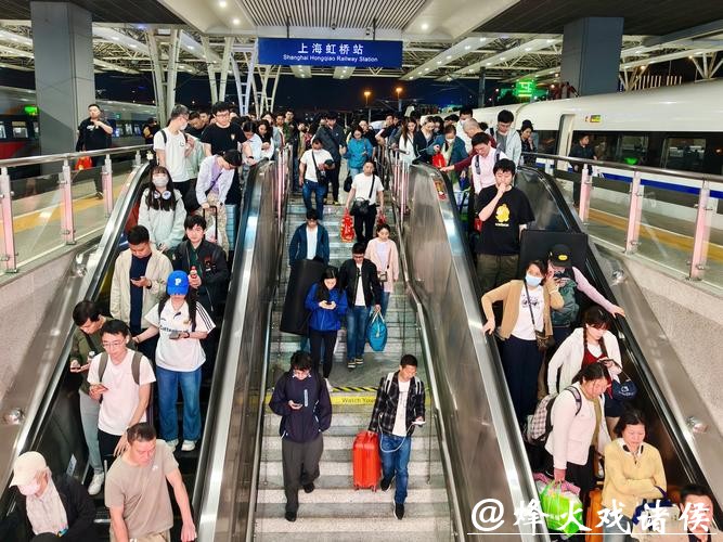 铁路今迎春运节前客流最高峰，上海地区预计发送旅客76万人次